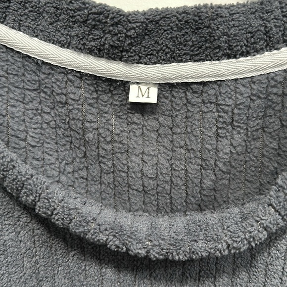 Lounge/Pajama Top & Pants Size Medium - Picture 7 of 9